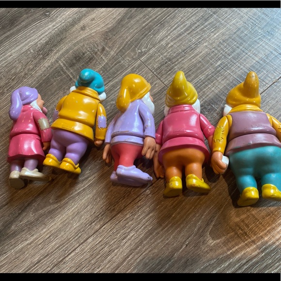 5 of the 7 Seven Dwarfs Toys from Snow White approximately 6 inches in height - Picture 2 of 6